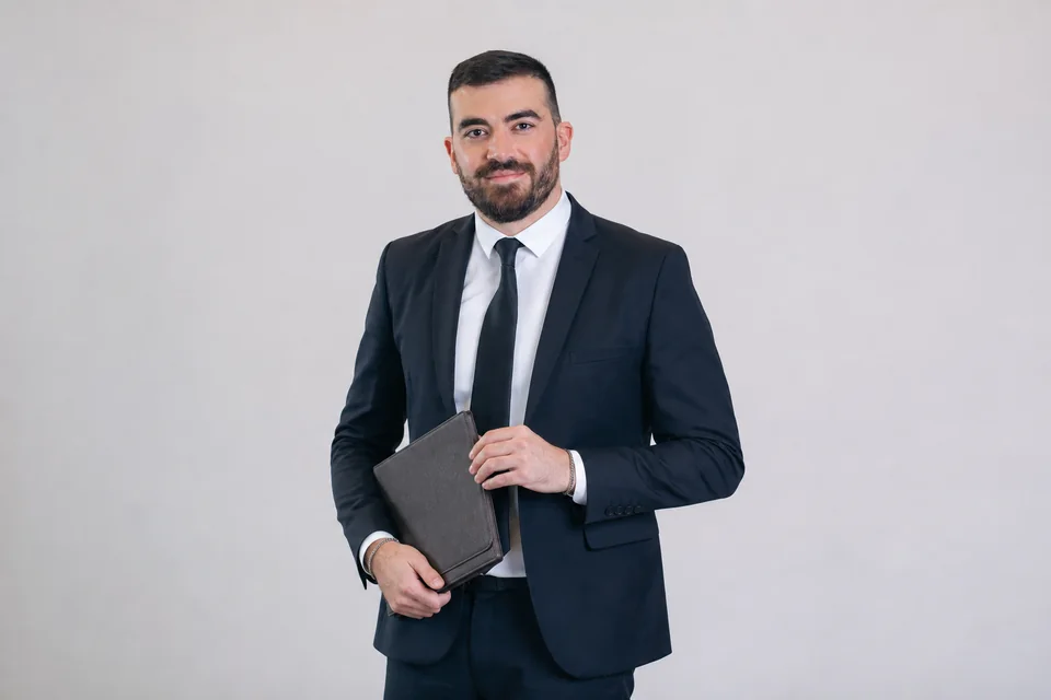 עו״ד אימן דכואר — ביקורת שכר לקבלנים