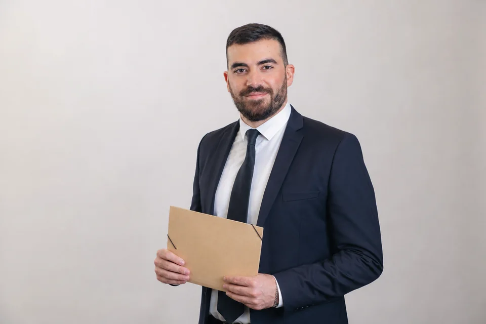 עו״ד אימן דכואר — וותק ומענק יובל
