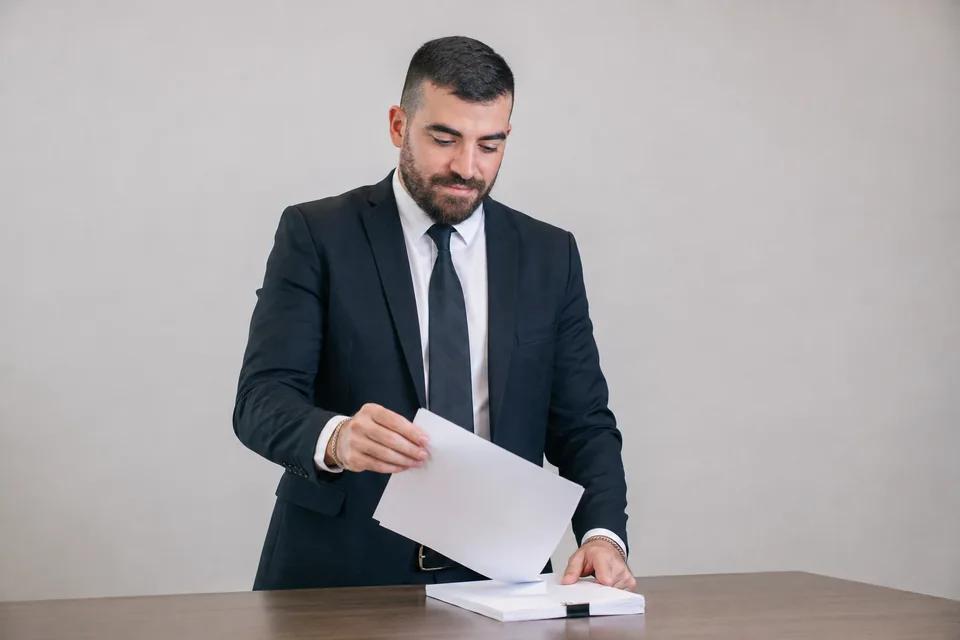 עו״ד אימן דכואר — בדיקת ראיות במחלוקת על פיצויים